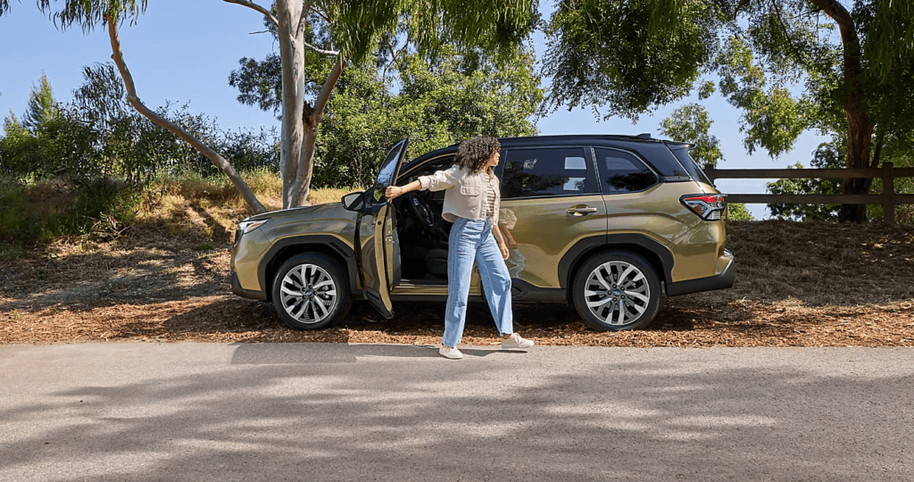 2025-Subaru-Forester-Hybrid-sideview-parking