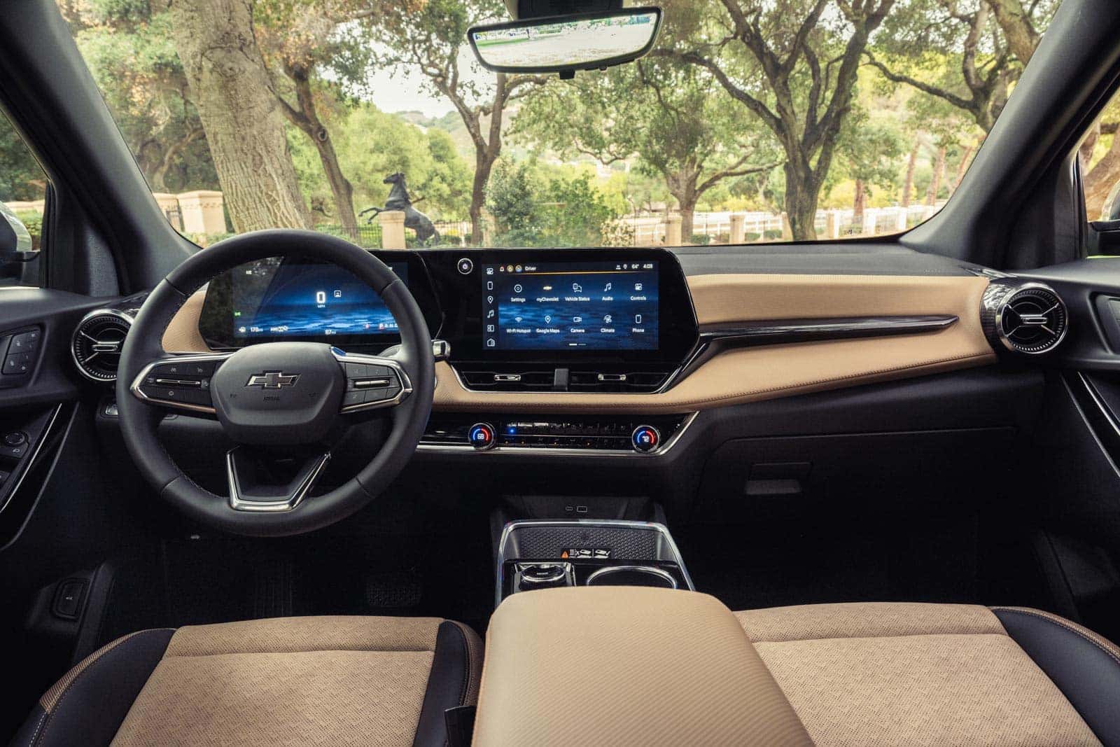 2026 Chevrolet Equinox interior technology screen and center console features