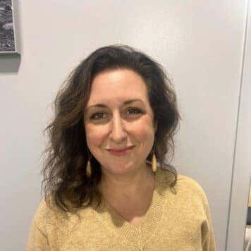 Jennifer  Readett