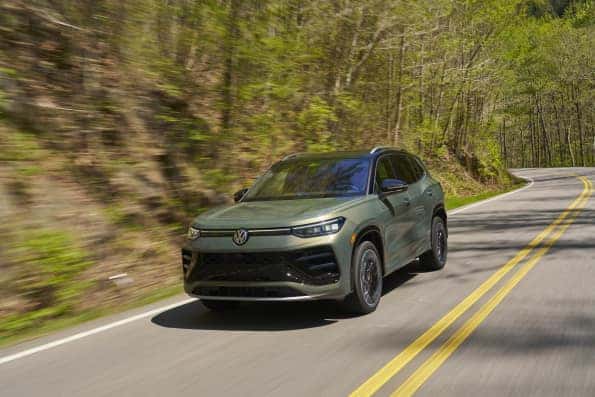 2026 VW Tiguan | Photo Courtesy: Volkswagen 2026 Tiguan SEL R-Line Turbo - Avocado Green