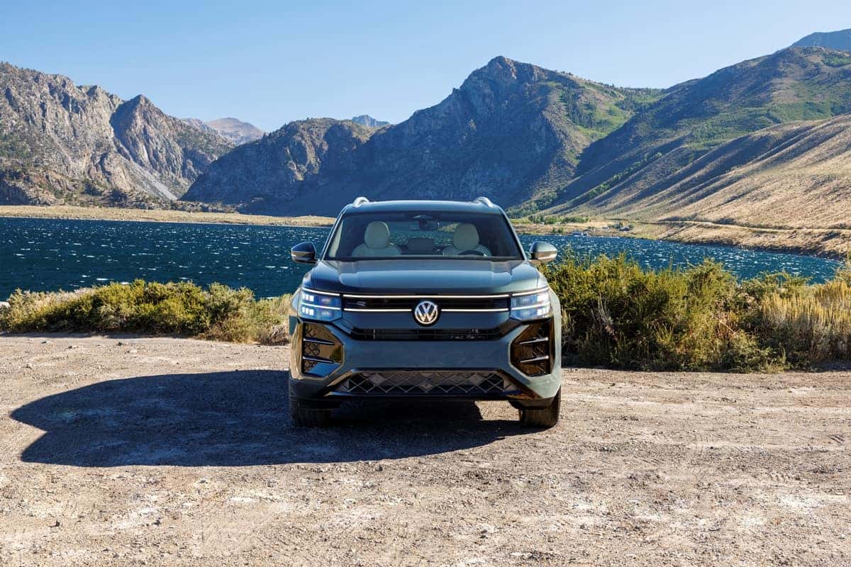 2027 Volkswagen Atlas Sacramento Green exterior