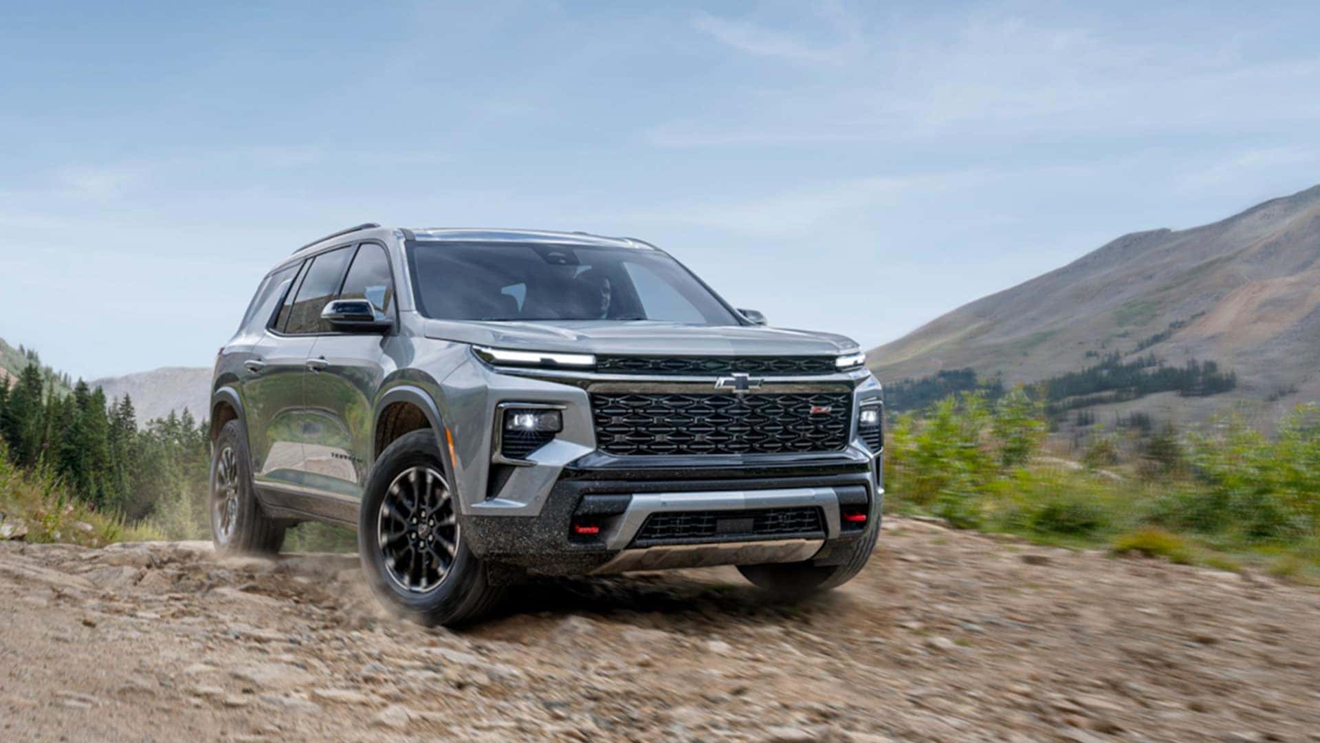 2025-Chevrolet-Traverse-Offroading-on-Trail