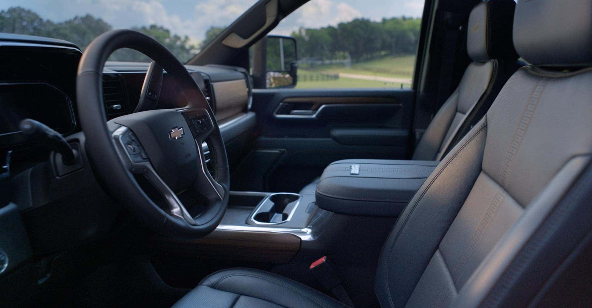 2025 Chevy Silverado HD front seats