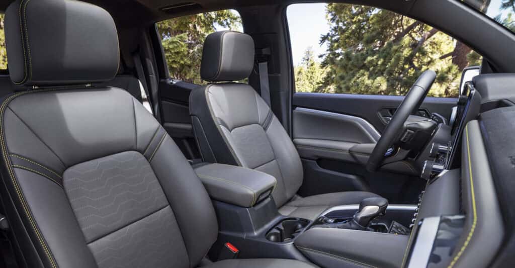 2026-Chevrolet-Colorado-interior
