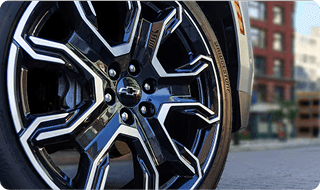 Tahoe RST’s athletic 24-inch wheels