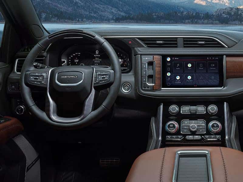 New 2023 GMC Yukon interior features and technology