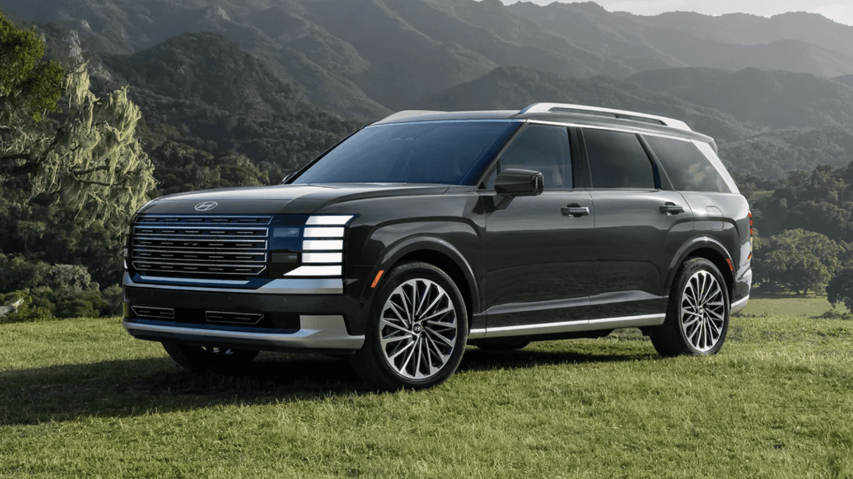 2026 Hyundai Palisade Hybrid trim parked outside of Spokane Hyundai