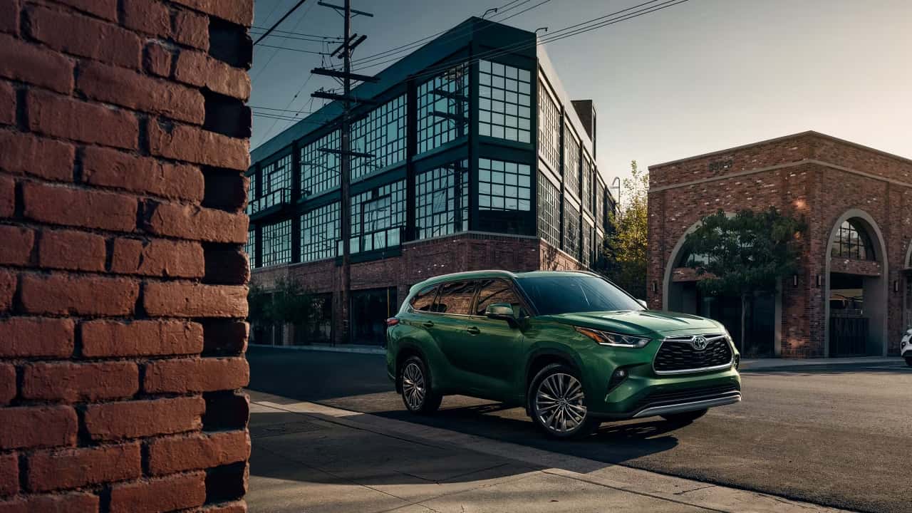 2025 Toyota Highlander Hybrid Intro