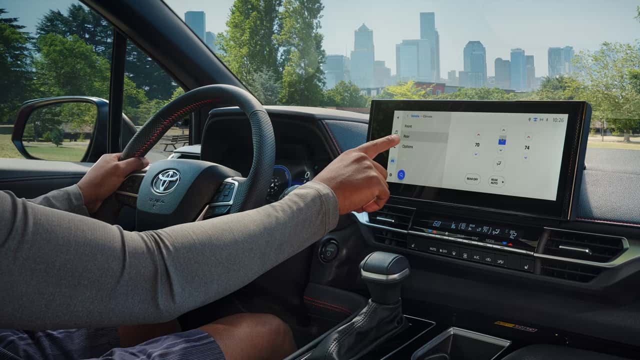 2025 Toyota Sienna Technology
