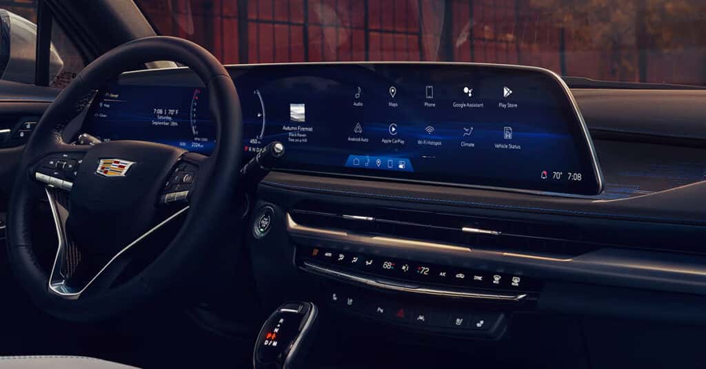 2025 Cadillac XT4 dashboard and infotainment